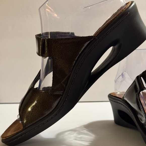 Mephisto Women’s 9 Mobils Uluria Wedge Slide Sandal Deep Green Glossy Leather - Picture 14 of 16